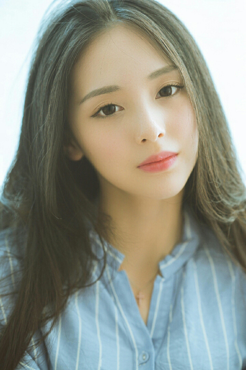 足球盛事令人热血沸腾，观众尽情欢乐，足球的盛宴