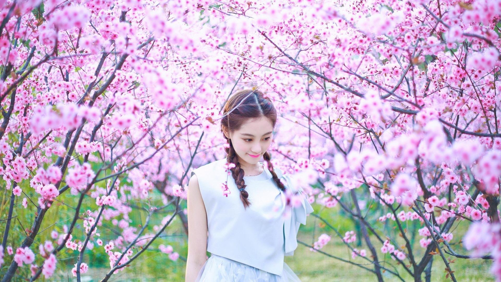 开云·体育官方网站入口-公牛前锋接受电视专访分享赛场故事，公牛以前的中锋